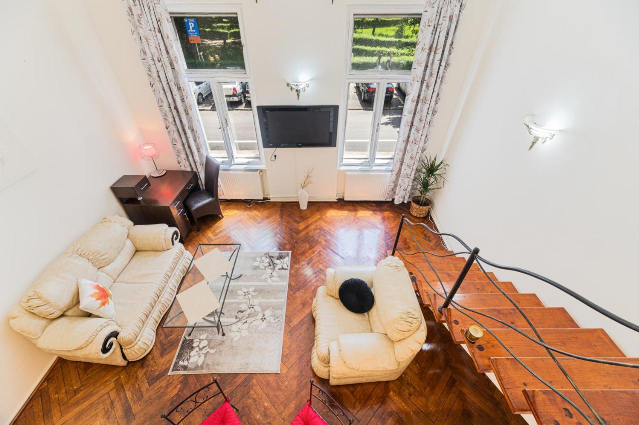 Hera Apartment - Old Town Braşov Exteriör bild